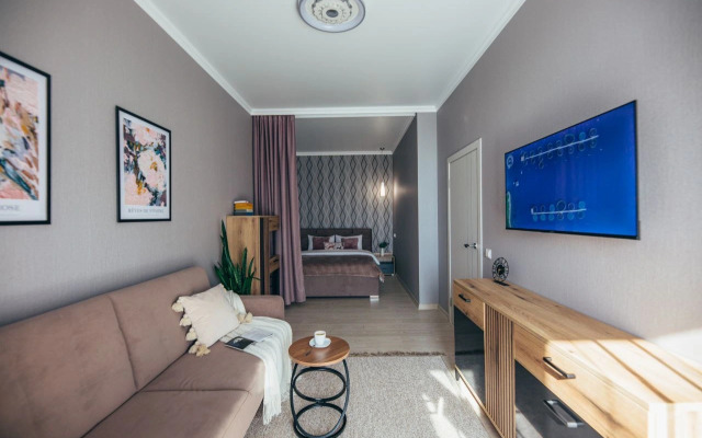 Na Pervoy Linii Flat