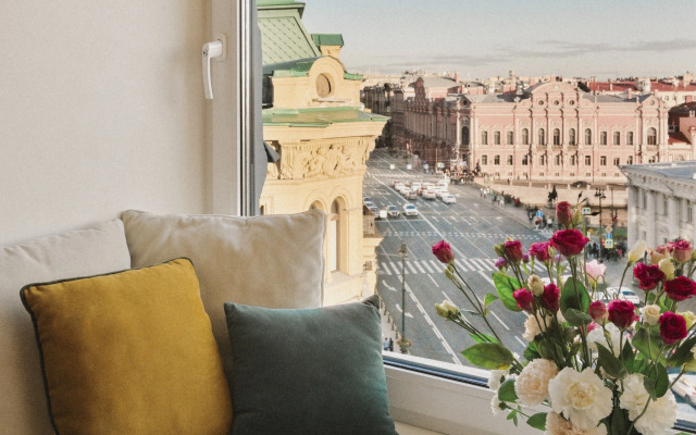 Апартаменты Minin Apartments Мансарда с террасой и видом на Невский 170 кв.м.