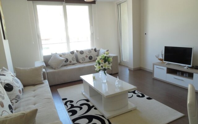 Lyuks S Odnoj Spalnej na Žrtava Fašizma Apartments