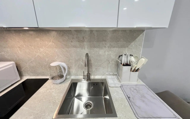 S Otdelnym Vkhodom V Apart-Komplekse S Basseynom Apartment