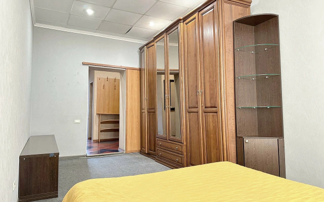 Квартира Четырехкомнатная в Центре на Островского