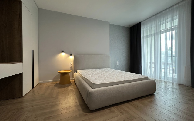 Brandy Kant Troesutok Flat
