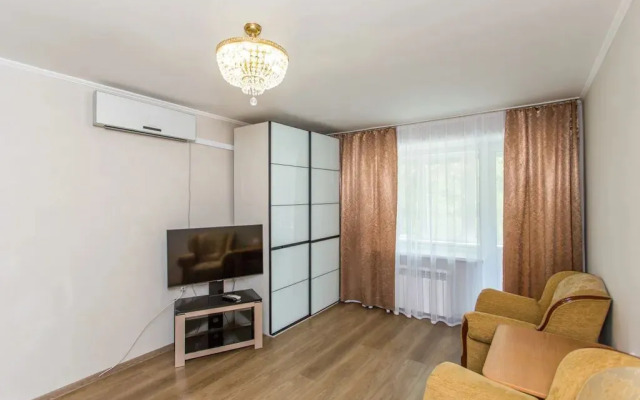 Na Prospekte Okeanskiy 90 Flat