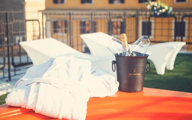 Orange Hotel