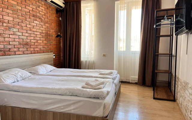 Tbil Inn Hotel