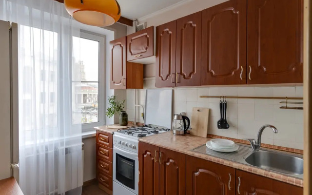 U Metro Krasnopresnenskaya Flat