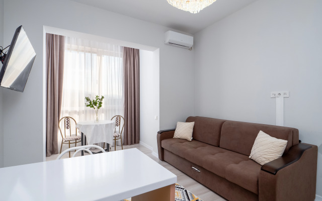 Yevrodvushka S Potryasayuschim Vidom Na Gory Flat