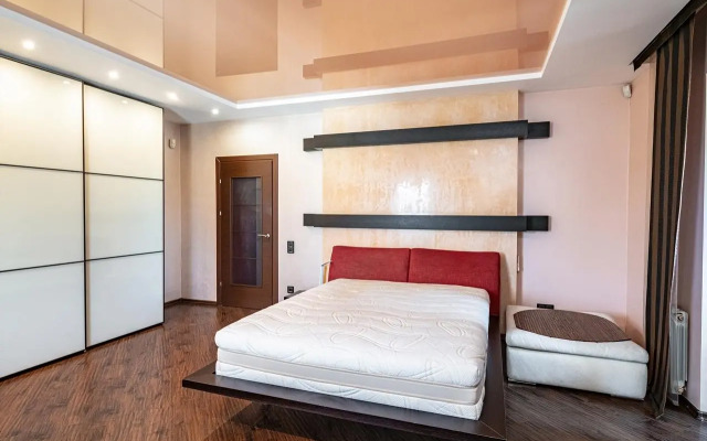 Квартира Просторная на Партизанском проспекте 52