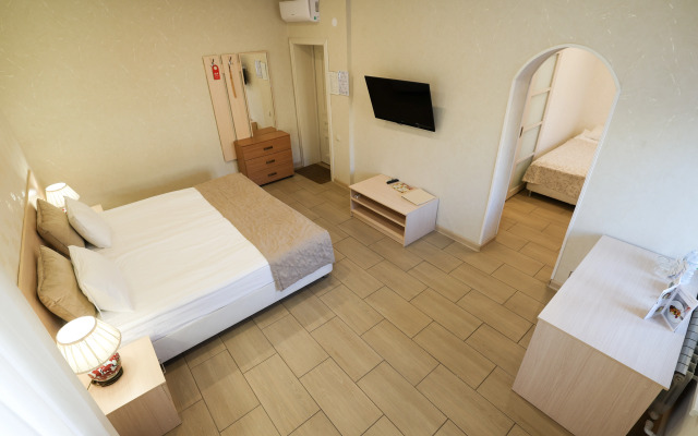 Гостиный двор Зуевский