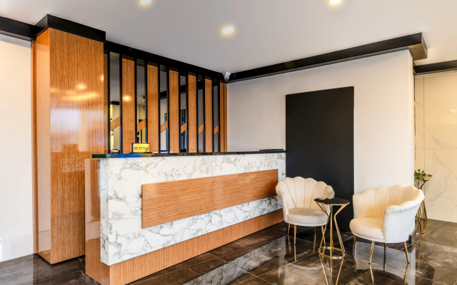 Отель Solin Airport Hotel