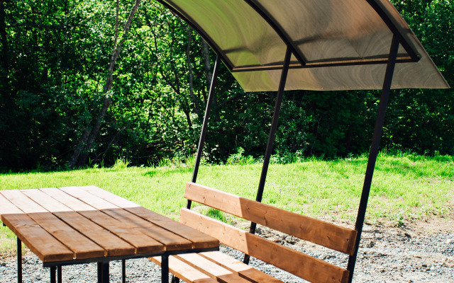 Частный дом у реки