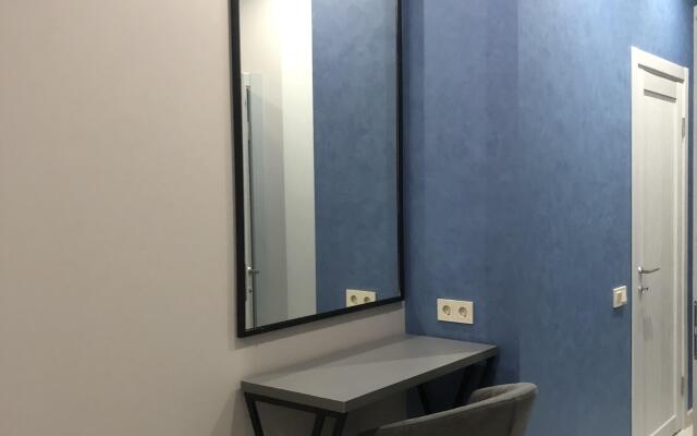 VIP Krasivye Glazki Flat