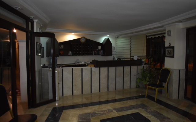 Las Palmeras Hotel