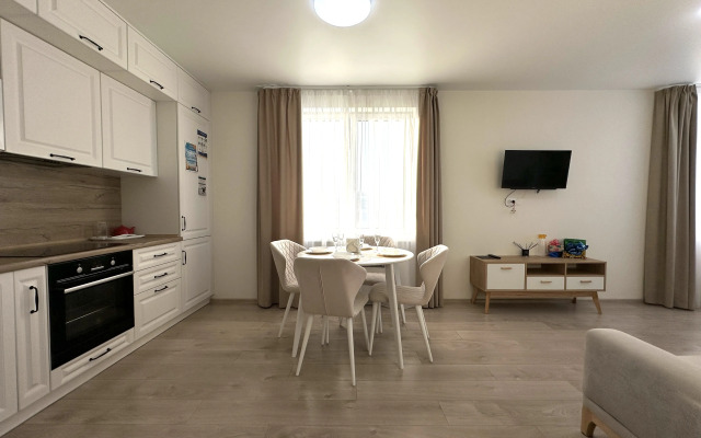 Elitnyye na Beregu Reki Tura s Vidom na Most Vlyublennykh Apartments