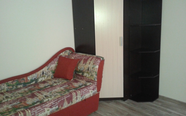 Kvartiryi Posutochno Apartments