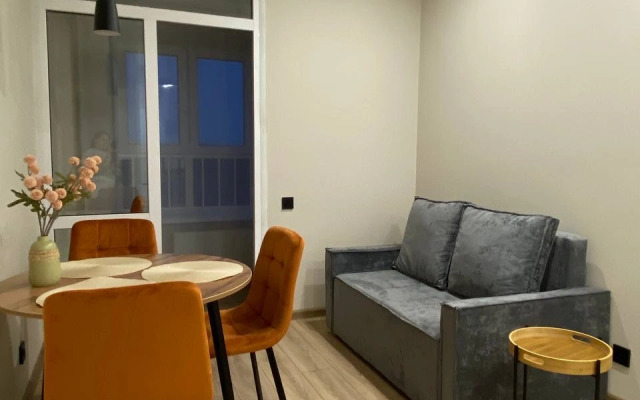 V Novom Zhilom Komplekse U Lesa Flat