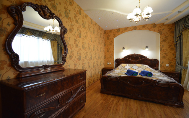 Квартира трёхкомнатная с двумя уборными лифтом и балконом