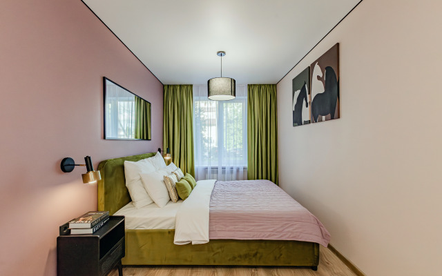 2 Kom S Dizaynerskim Remontom V Tsentre Flat