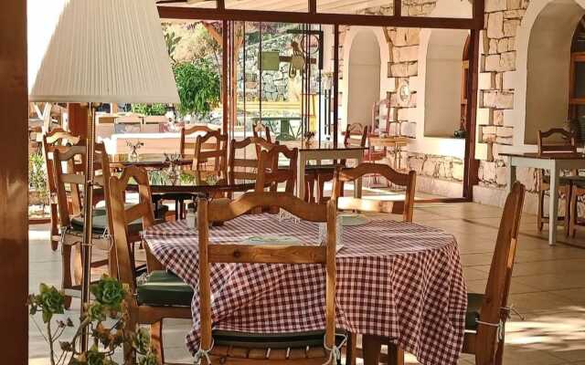 Swiss Eviniz Hotel