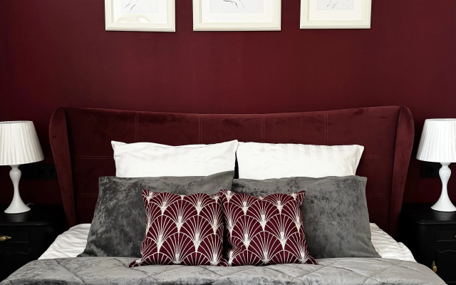 Апартаменты Бургунди в центре Санкт-Петербурга