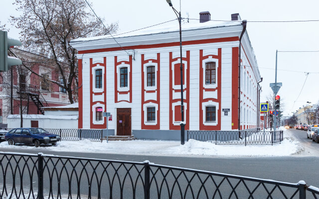 Saratsin Hostel Na Bolshoy Krasnoy