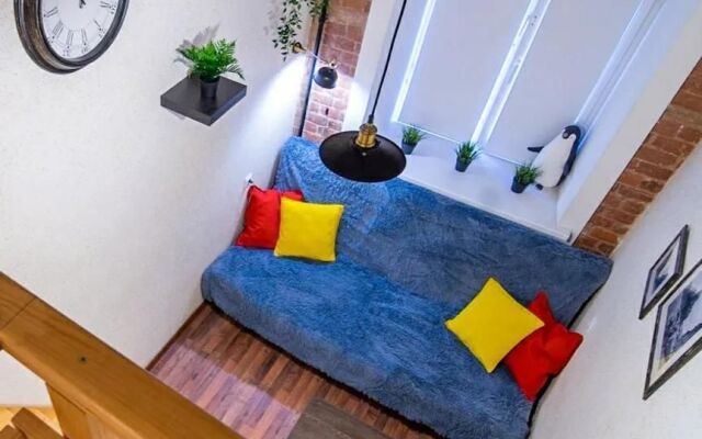 Studio Loft near Moscow Train station Flat