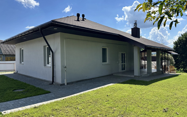 Вилла на берегу реки около Минска