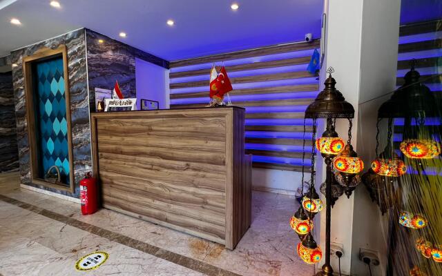 Отель Moon Blue