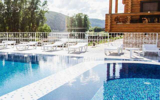 Goldy Key Hotel