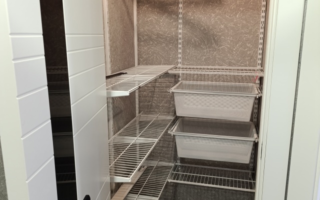 Na Prospekte Pobedy Flat