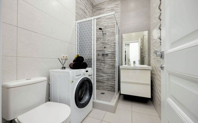 Апартаменты Дизайнерские с Бассейном и Балконом