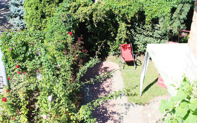 Taunhaus so svoim dvorom Kubanskij Dvorik 1 Private house