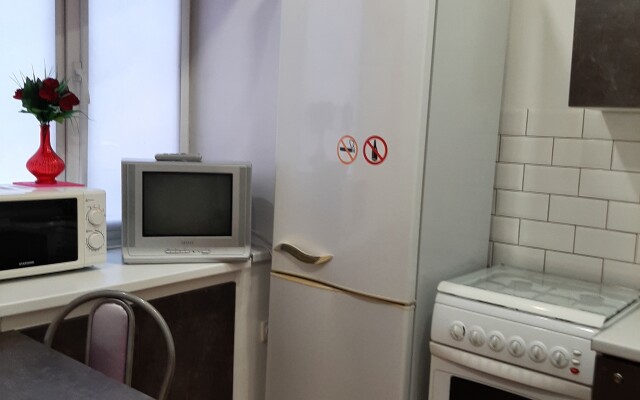 Dvukhkomnatnaya Kvartira Ryadom S Vokzalom Ul. Tkacheva 3 Apartments