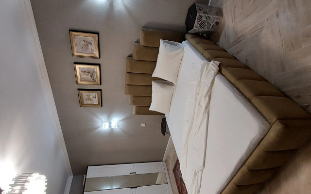 Yevrodvushka na Kursantov Kirovtsev Flat