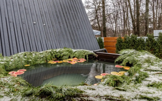 Частный дом Увеличенный А-фрейм Сад с баней и чаном