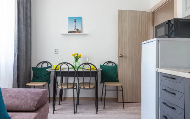 Uyutnaya kvartira na bulvare Admirala Pustoshkina Apartments