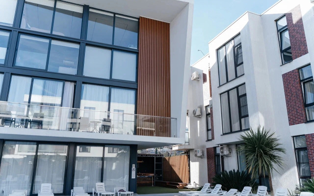 Na Ulitse Molodogvardeyskaya 2/64 Apartments