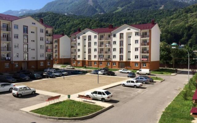S 2 Spalnyami Ryadom s Podyemnikom Flat