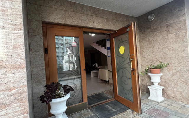 V Zolotom Treugolnike Sochi Apartments