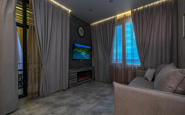 Premium-klassa Luchshaya Lokaciya ogromnaya lodgiya panorama na Ob parkovka u lifta Flat