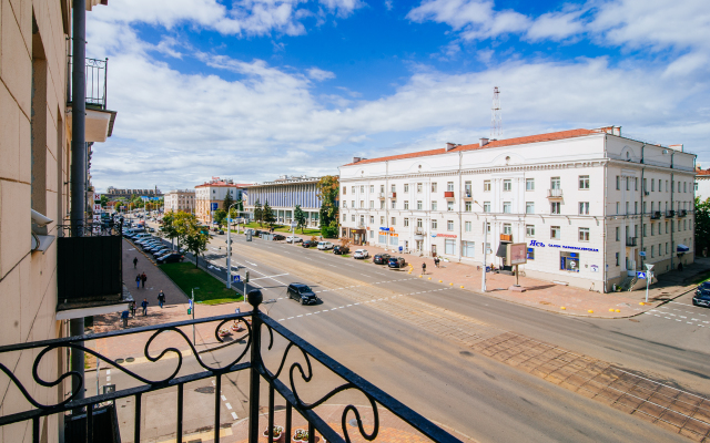 Vozle Ploschadi Pobedy Apartments