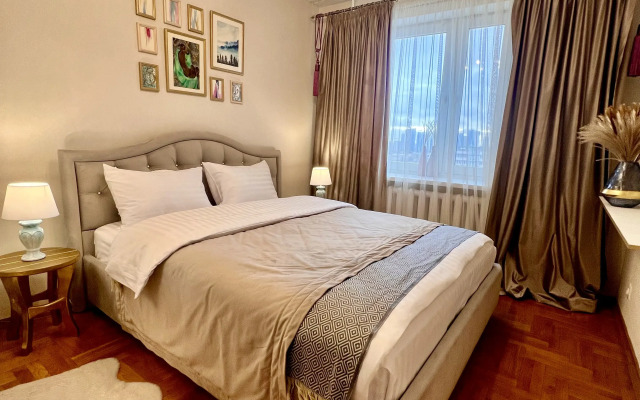 Khudozhestvennaya v tsentre Minska Flat
