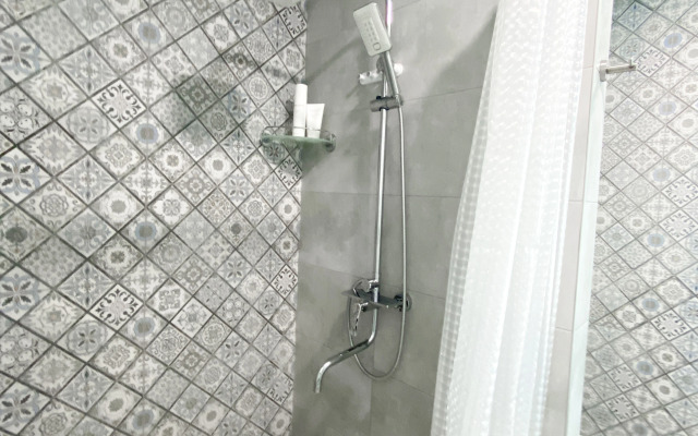 Апартаменты-студия 30 кв.м. с кроватью и балконом, 6 этаж