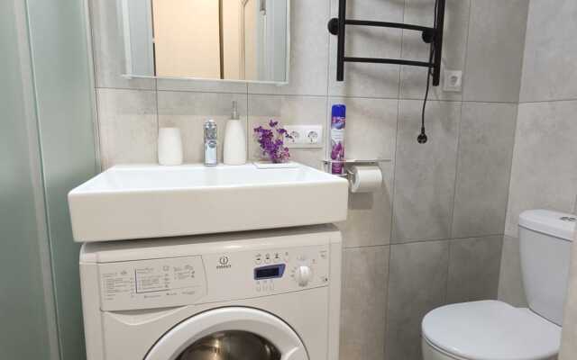 Studiya 700 Metrov Ot Vdnkh S Balkonom Flat