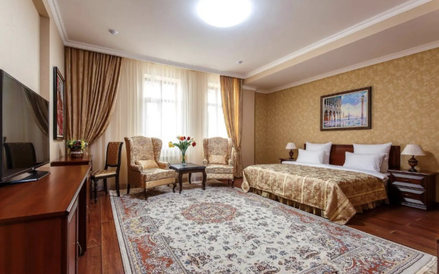 Alanda Hotel