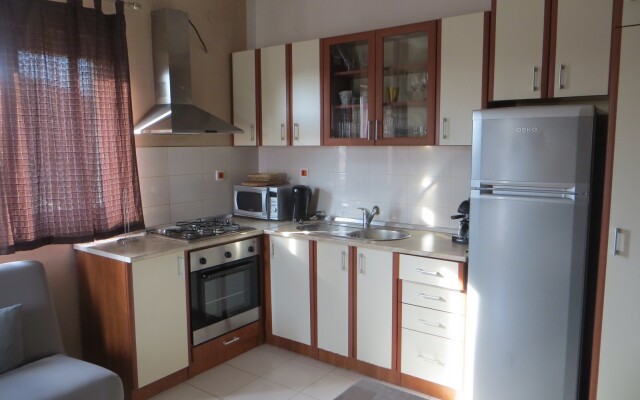 Lovre Skugor Apartments