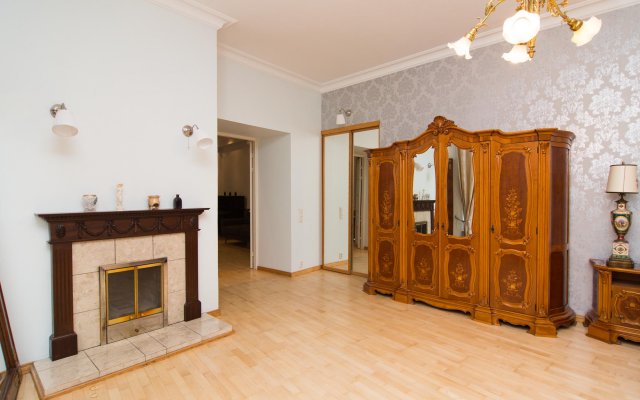 Apartment Apart 24 near Ermitazh with Moika river view