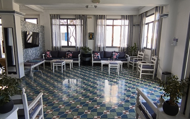 Отель Serifos Beach