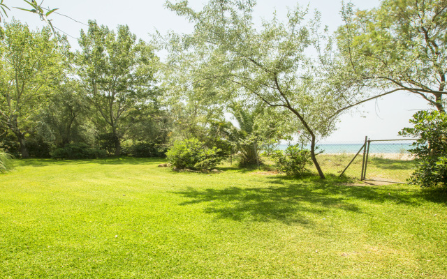 Greenlea Beachfront Spathies Villa