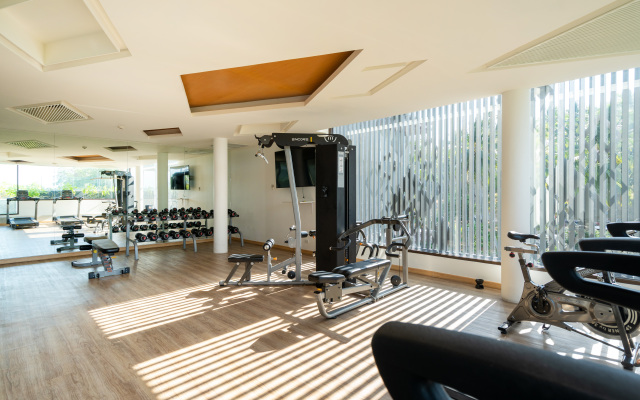 Aristo Beach Resort condo by Roominger Hotel